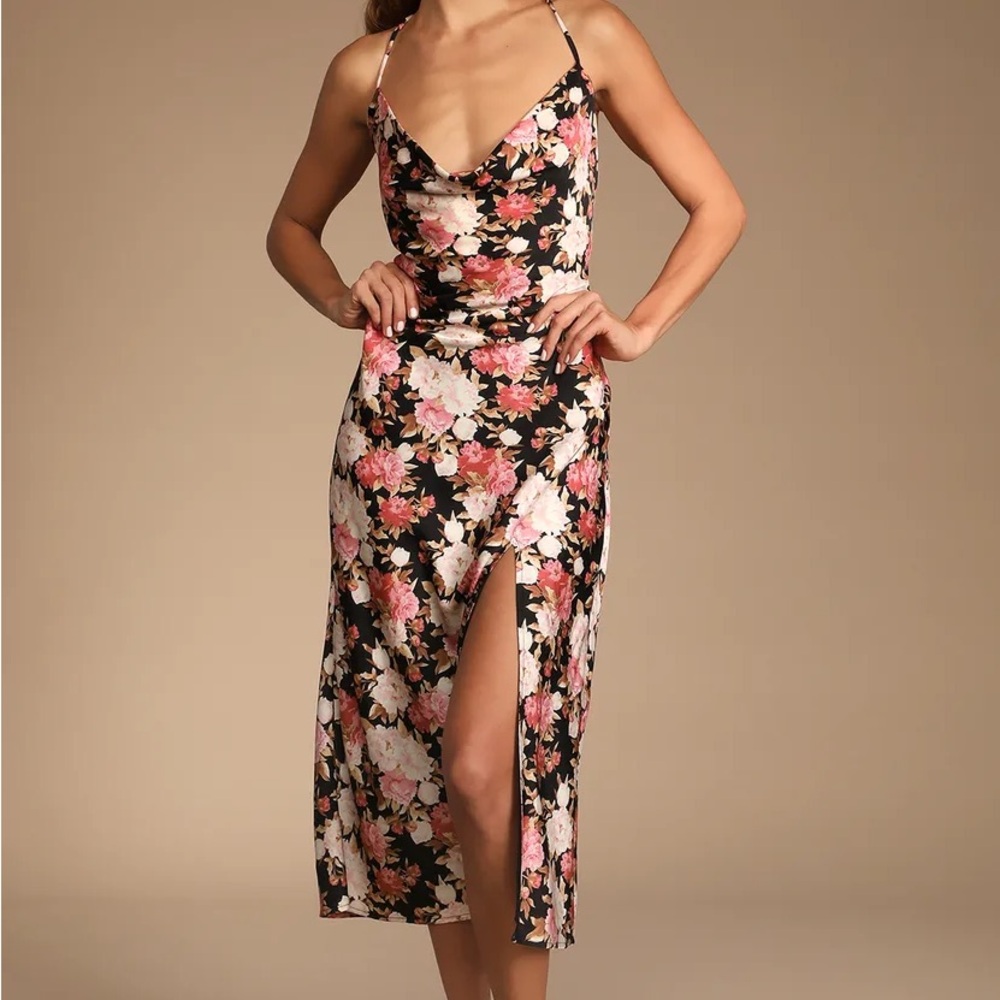 Lulu’s “Moments of chic” Black Floral Satin Midi Dress (xs)